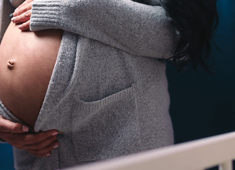 Rozstępy na brzuchu po ciąży: RF mikroigłowa i efekty w trakcie leczenia (zdjęcia)